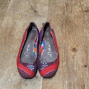 Bohemian style ballet flat TOMS size 7.5